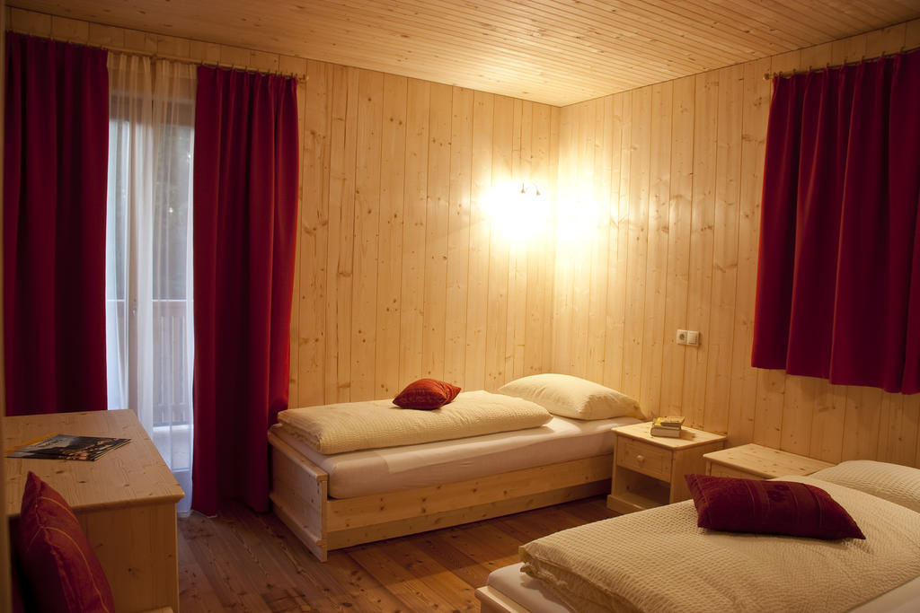 Appartments Helvetia Villabassa Oda fotoğraf