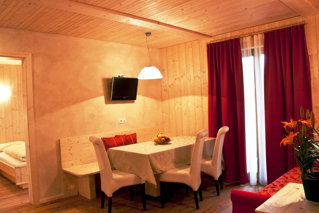 Appartments Helvetia Villabassa Oda fotoğraf